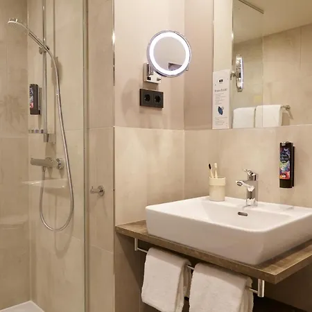 - The Niu, Hub Messe By Ihg Отель 3*