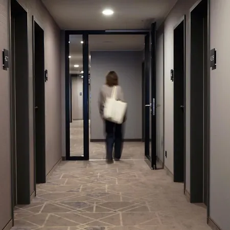 Hotel - The Niu, Hub Messe By Ihg