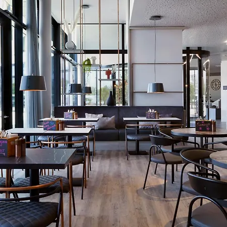 - The Niu, Hub Messe By Ihg Hotel Dusseldorf