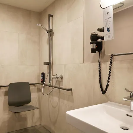 - The Niu, Hub Messe By Ihg Hotel Dusseldorf