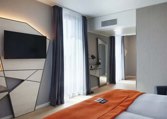 - The Niu, Hub Messe By Ihg 3* Düsseldorf