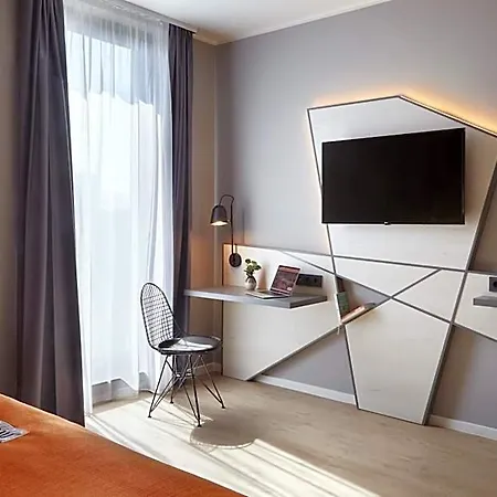 מלון - The Niu, Hub Messe By Ihg 3*