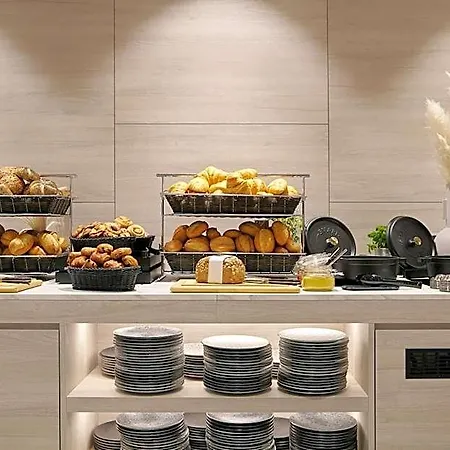 מלון - The Niu, Hub Messe By Ihg 3*