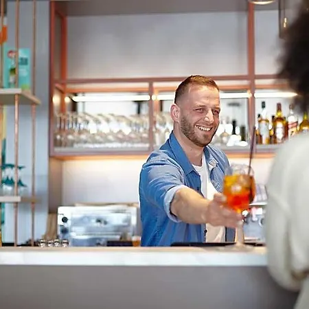 מלון - The Niu, Hub Messe By Ihg 3*