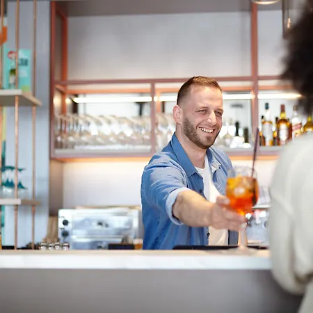 Hotel - The Niu, Hub Messe By Ihg Düsseldorf