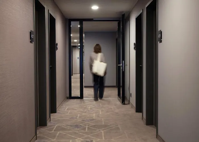 Hotel - The Niu, Hub Messe By Ihg