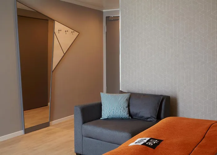 - The Niu, Hub Messe By Ihg 3* דיסלדורף