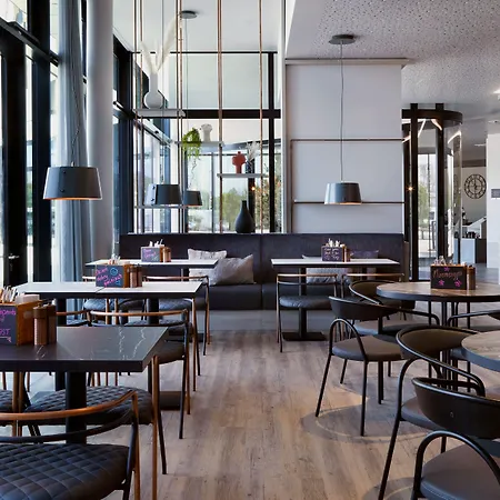 - The Niu, Hub Messe By Ihg 3* Düsseldorf
